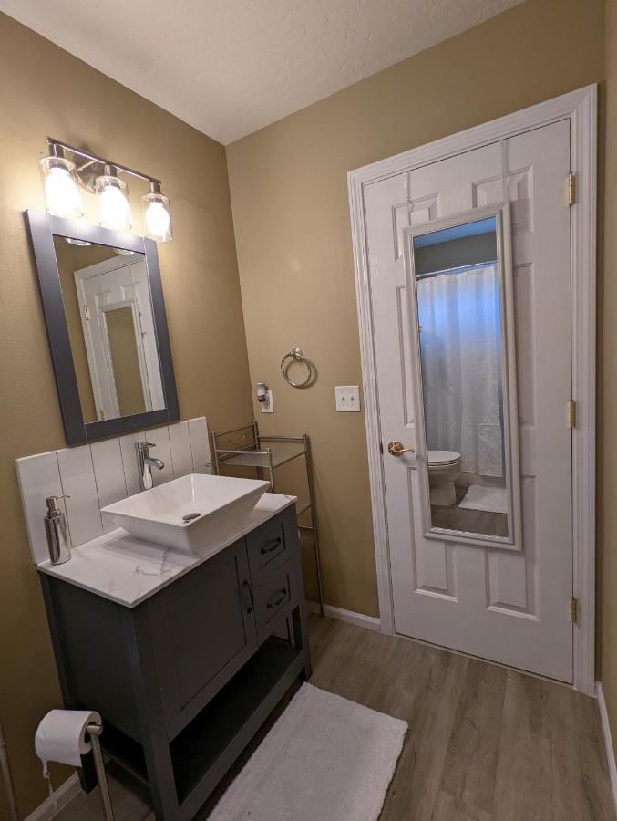 Contemporary 2-Bedroom Close To Downtown, Dining Eugene Zewnętrze zdjęcie