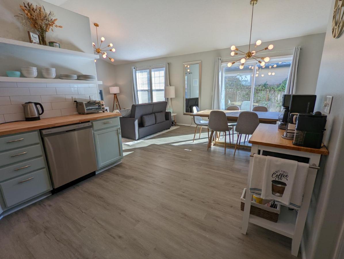 Contemporary 2-Bedroom Close To Downtown, Dining Eugene Zewnętrze zdjęcie