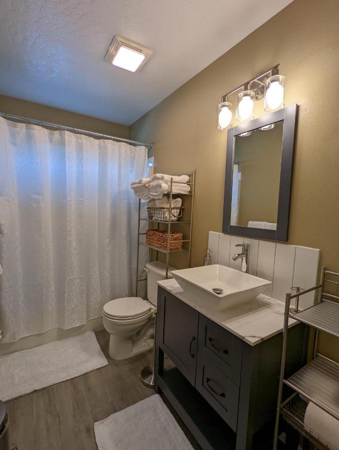 Contemporary 2-Bedroom Close To Downtown, Dining Eugene Zewnętrze zdjęcie